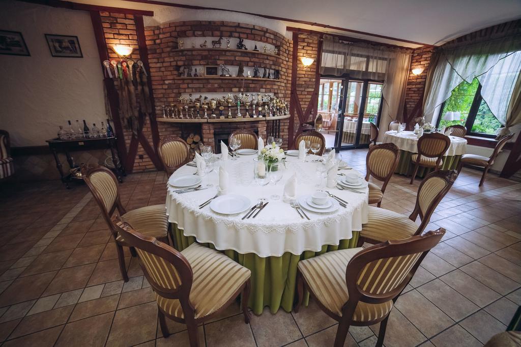 Hubertus Aparthotel & Restaurant & Horse Club Starogard Gdański Exterior foto