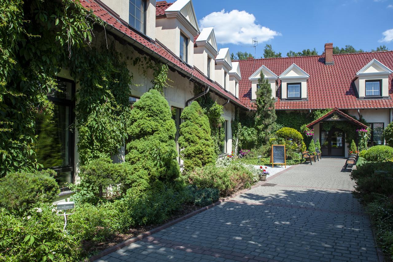 Hubertus Aparthotel & Restaurant & Horse Club Starogard Gdański Exterior foto